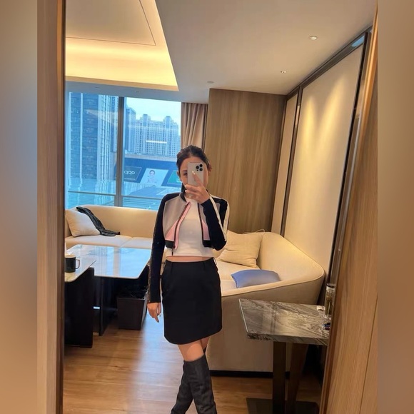 🚩steal authentic Louis Vuitton Black and Gray Top - Picture 5 of 5